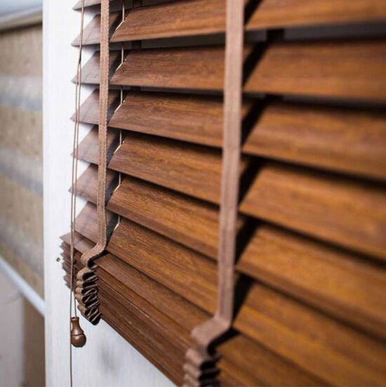 Умные деревянные горизонтальные жалюзи